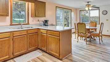 House (2 Bedrooms) | Interior