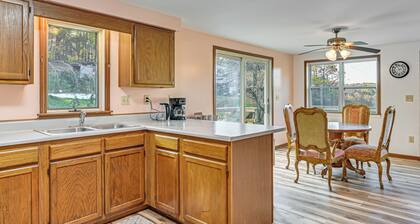 Dirt Road Digs - Quiet Home in Lakeville!