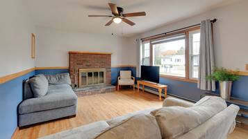 House (2 Bedrooms) | Interior