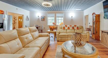 Cozy Couples Escape w/ Patio in Northwest Georgia