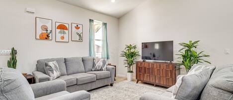 House (3 Bedrooms) | Front of property