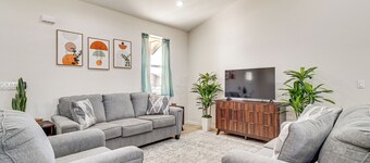 Hike & Ski! Home w/ Dog-friendly Yard in Eagar