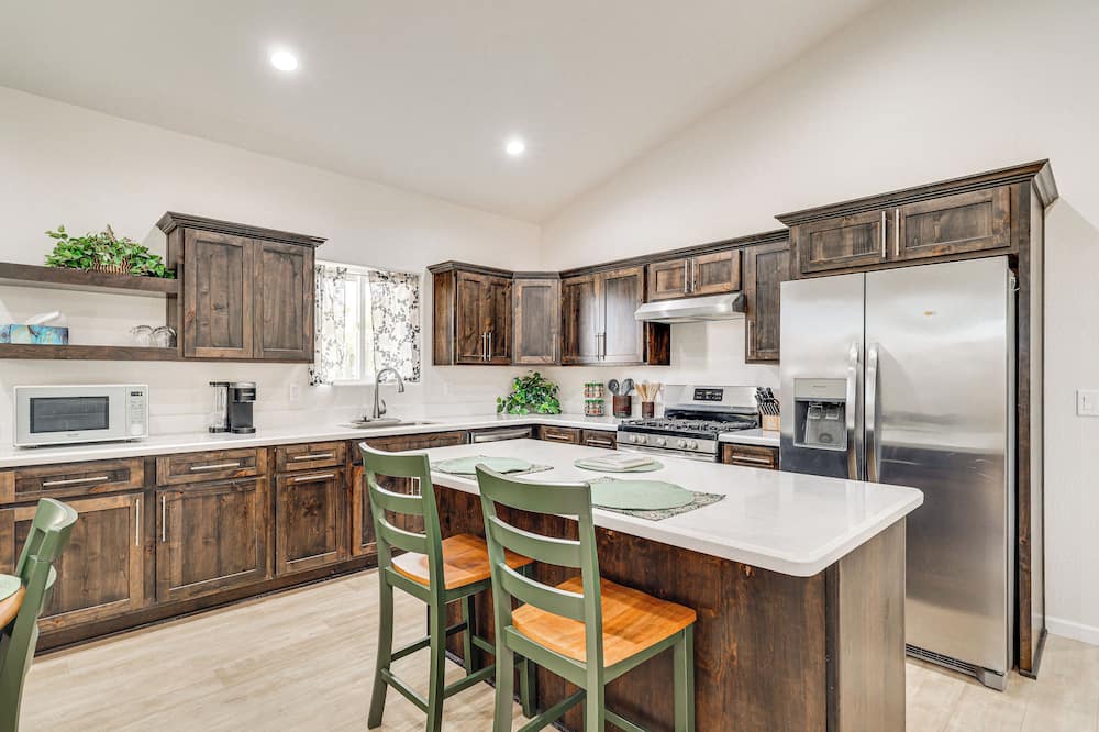 Hike & Ski! Home w/ Dog-friendly Yard in Eagar - Eagar, AZ