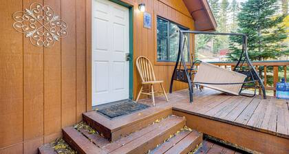 1 Mi to Skiing! Cabin Hideaway on June Lake Loop