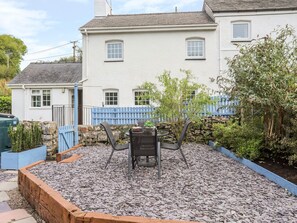 Outdoor dining - Bryn Bach (Pentraeth)