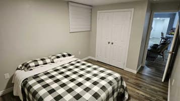 2 bedrooms, iron/ironing board, free WiFi, bed sheets