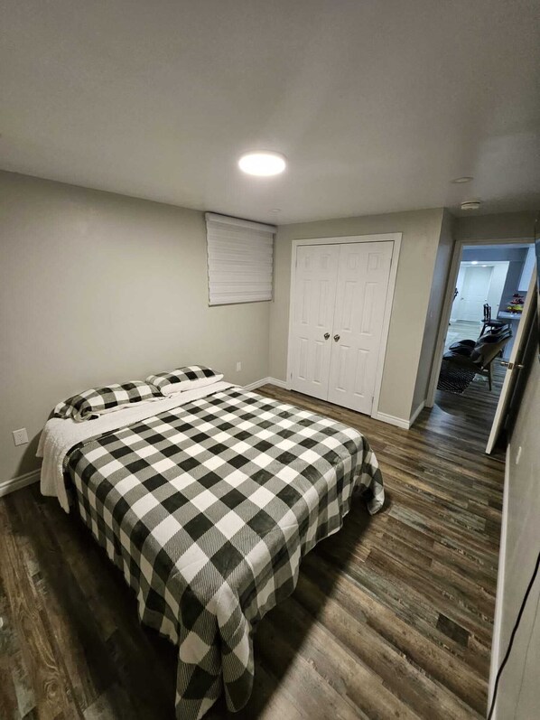 2 多间卧室、熨斗/熨衣板、免费 WiFi、床单