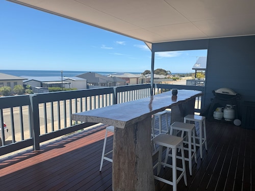 Seaviews at Stansbury - Modern and spacious! Off Peak special available!