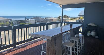 Seaviews at Stansbury - Modern and spacious! Off Peak special available!