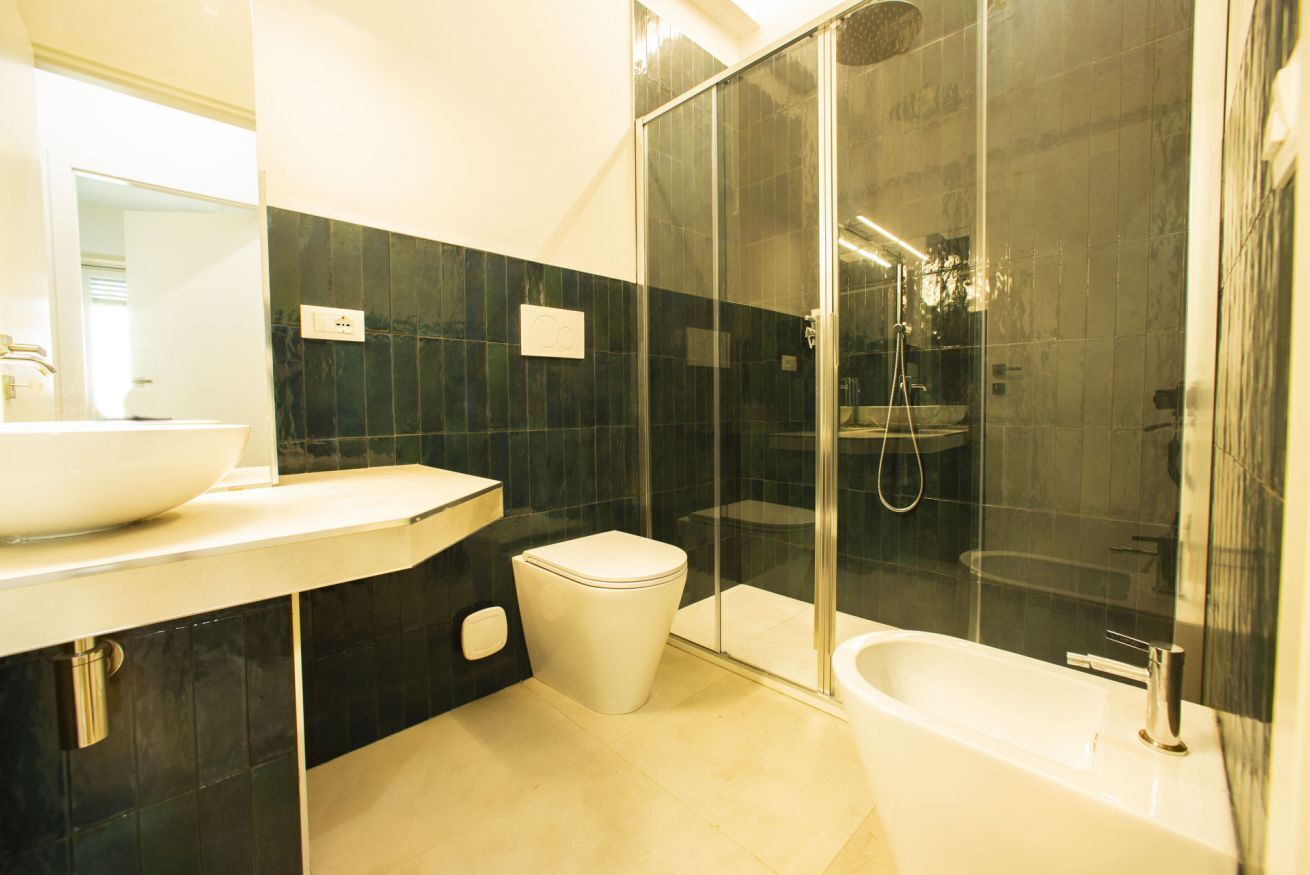 Dusche, Haartrockner, Bidet, Handtücher