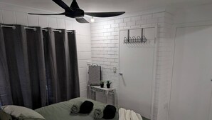 1 bedroom - Peaceful, Modern, Lowtoxic, B'fast Included (Upper Mount Gravatt)
