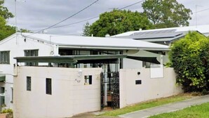 Exterior - Peaceful, Modern, Lowtoxic, B'fast Included (Upper Mount Gravatt)
