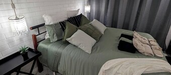 Peaceful, Modern, Lowtoxic, B'fast Included