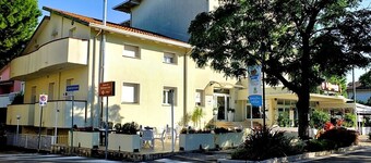 Residence at the Steam, your perfect home within walking distance of the beach.