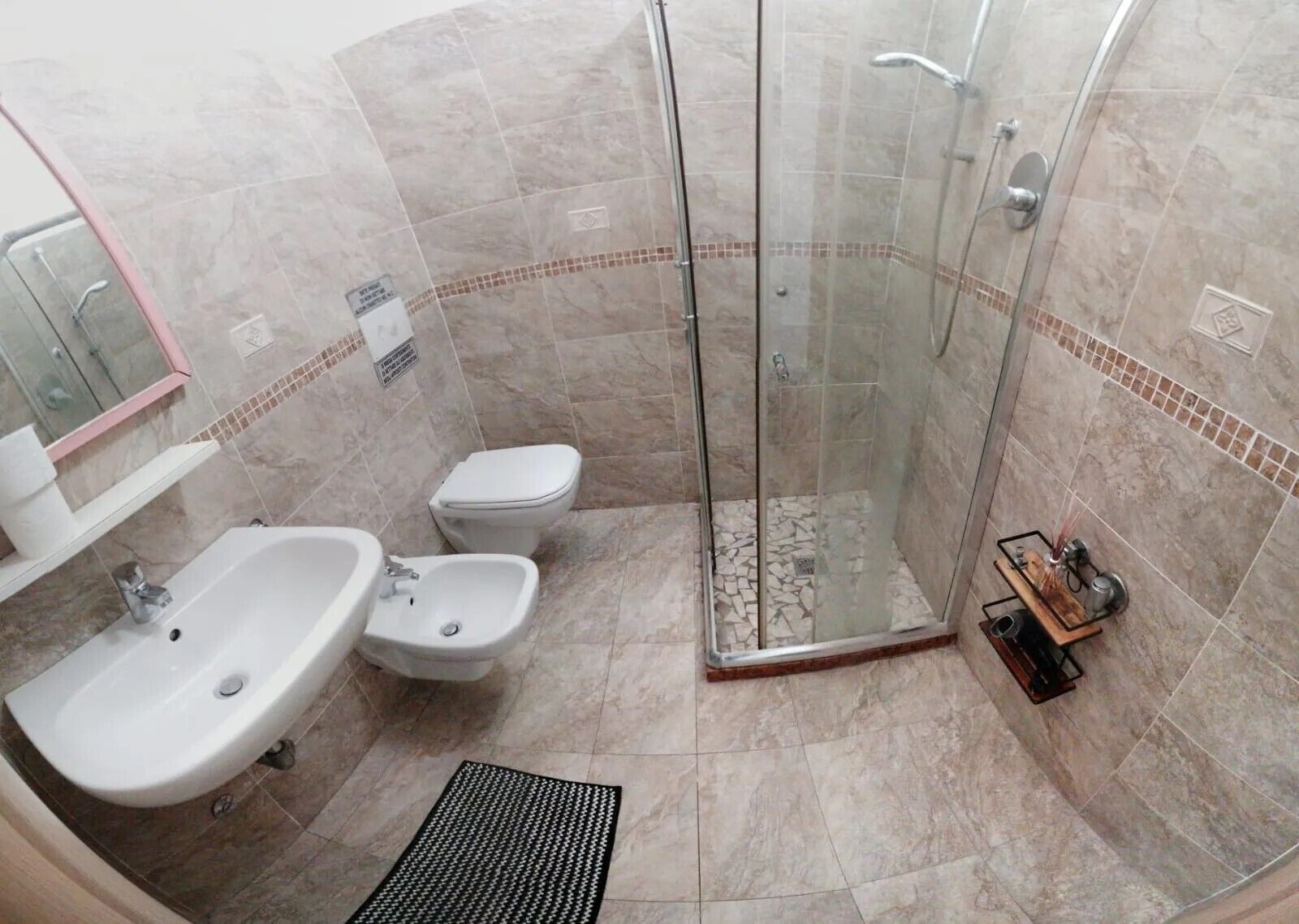 Bidet, papier toilette