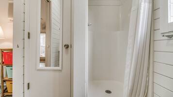 Shower, towels