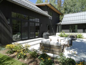 Terrace/patio - JUST LISTED! Luxury 4 Bedroom/3.5 Bathroom Home Near Ketchum With Great Summertime Amenities (Sun Valley)