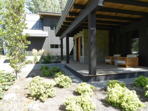 Terrace/patio - JUST LISTED! Luxury 4 Bedroom/3.5 Bathroom Home Near Ketchum With Great Summertime Amenities (Sun Valley)