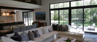 JUST LISTED! Luxury 4 Bedroom/3.5 Bathroom Home Near Ski Lifts and Ketchum!