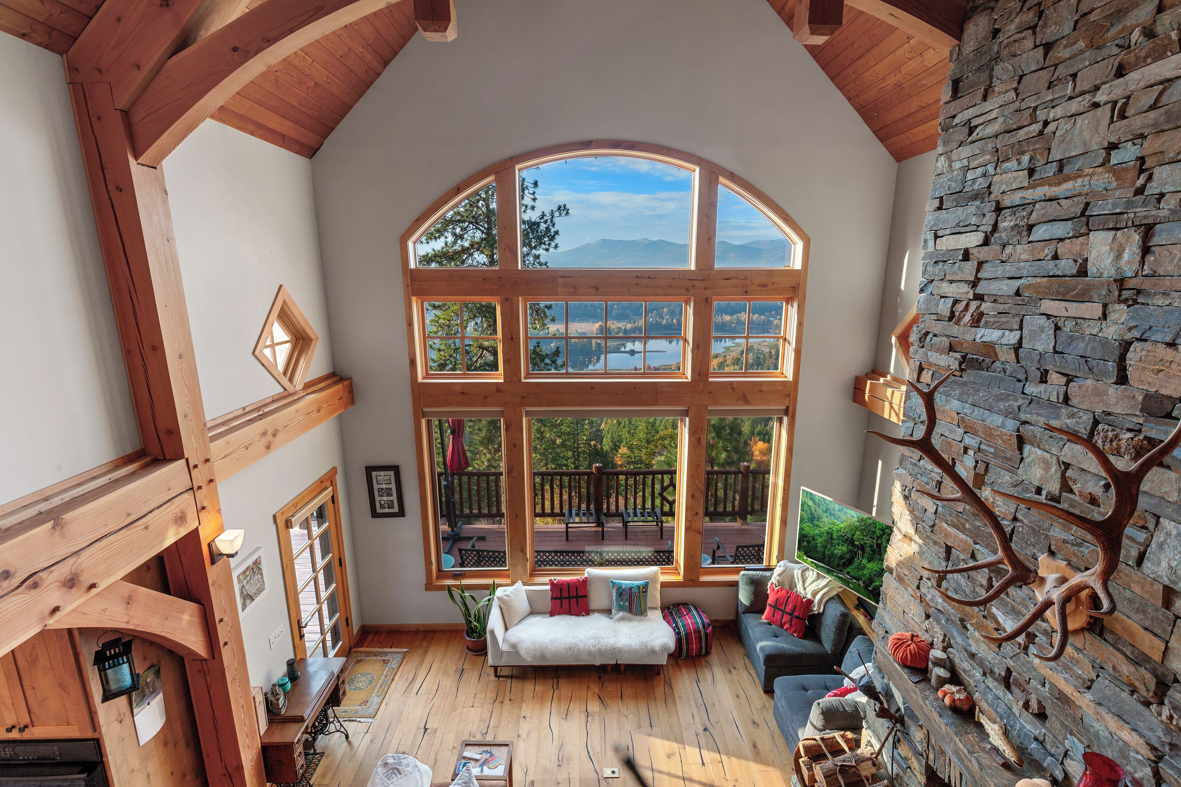 Smart TV, fireplace, offices