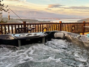 Outdoor spa tub - New Listing! Spectacular Retreat | 3 Private Suites | Minutes from Sandpoint (Sagle)