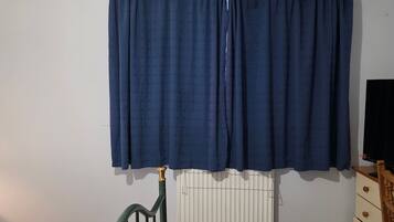 Shared Dormitory, 1 Bedroom, Smoking | Living room