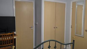 Shared Dormitory, 1 Bedroom, Smoking | 1 bedroom