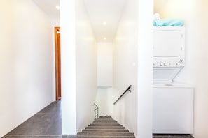 Interior - Gabriella Villa ONE -Grace Bay, Hot Tub, Pool, Events allowed - NEW VILLA (Providenciales)
