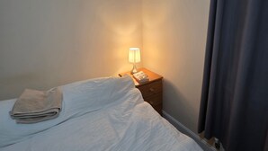Unclassified image, 3 of 10, button - Room-cozy Guest Room in Colchester - Per (Colchester)