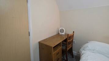 Shared Dormitory, 1 Bedroom, Smoking | 1 bedroom