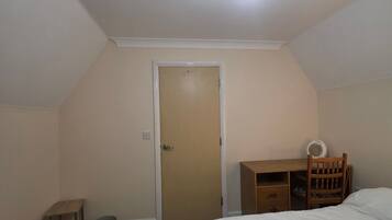 Shared Dormitory, 1 Bedroom, Smoking | 1 bedroom