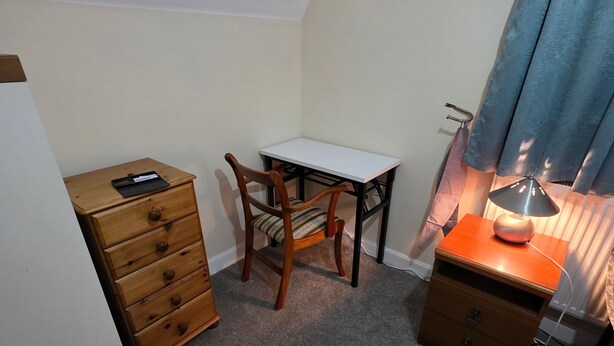 Unclassified image, 1 of 10, button - Room-charming Colchester Room With Garde (Colchester)
