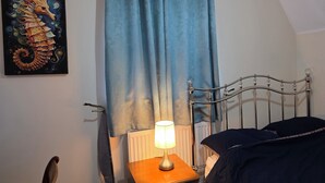 Unclassified image, 2 of 10, button - Room-charming Colchester Room With Garde (Colchester)