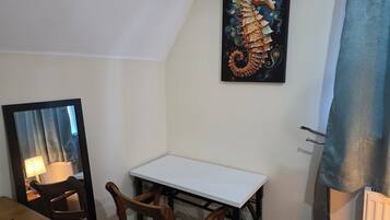 Shared Dormitory, 1 Bedroom | Living room