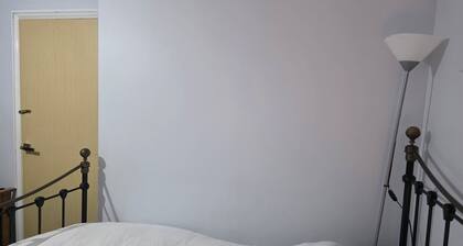 Room-guest Room in Colchester Hythe