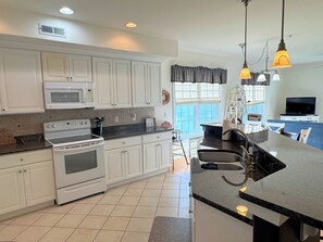 Fridge, microwave, oven, stovetop - Rachel's Retreat- 3BR, 2 Bath Waterfront condo pool -Linens & Towels Provided (Chincoteague)