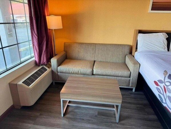 Iron/ironing board, free WiFi, bed sheets