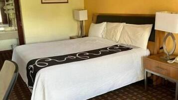 Iron/ironing board, free WiFi, bed sheets