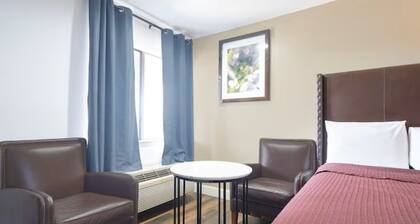 3 Rooms for Simple Stay: 2 Full Beds Non-Smoking, Clean Comfort.