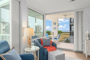 Smart TV - Sea Shells & Family Tides: Island Beach Club Retreat with Gulf Views (Sanibel)