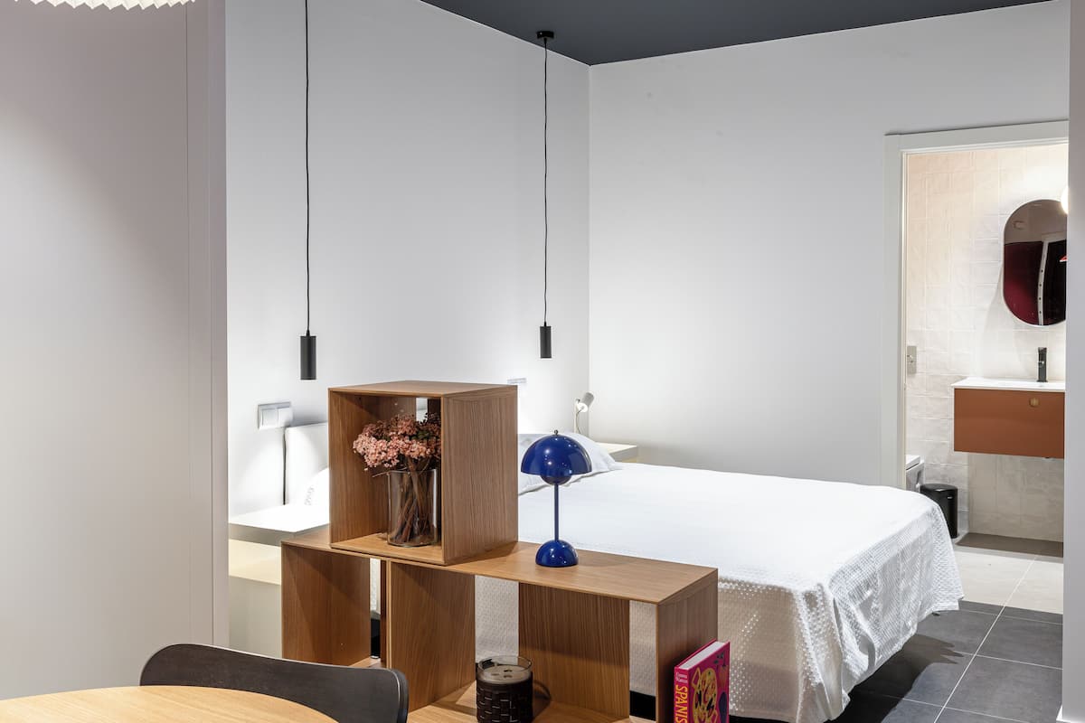 Studio Deluks | Setrika/meja setrika dan Wi-Fi gratis