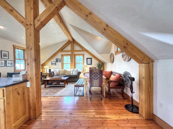 Smart TV, books - 312 First Street — 3-Bedroom Home in the Heart of Crested Butte (Crested Butte)
