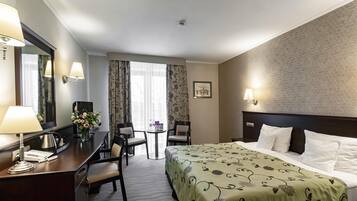 In-room safe, free WiFi, wheelchair access
