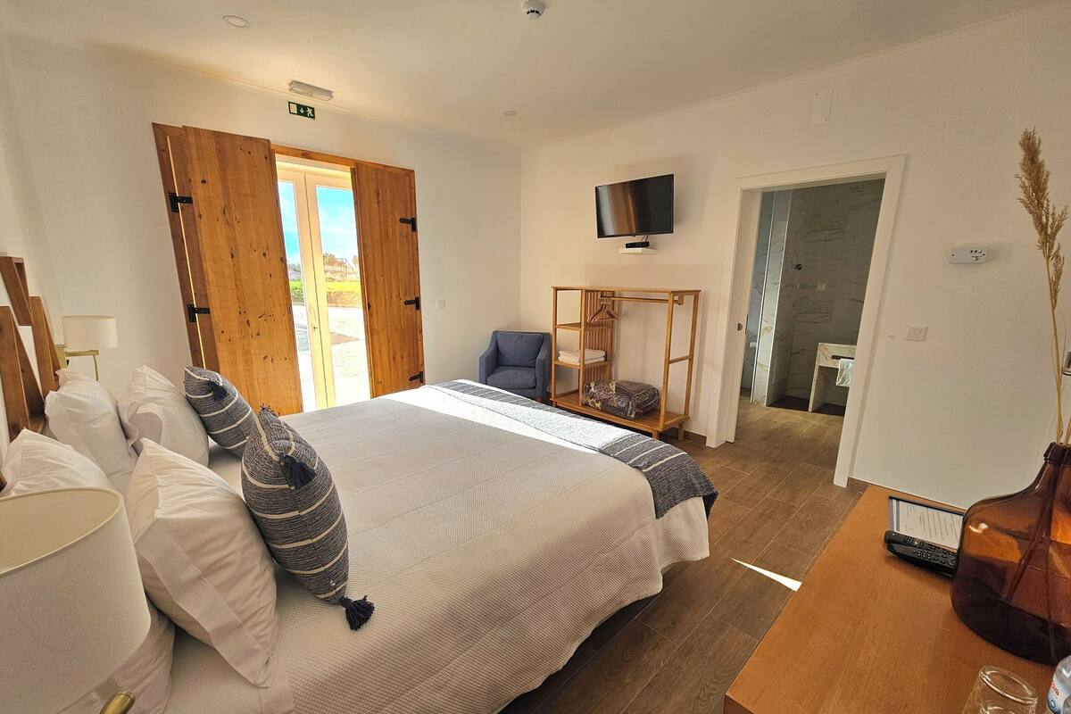 Standard Double Room, Garden View | Free WiFi