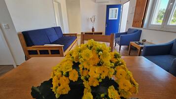 Appartement, 2 chambres, vue piscine | Wi-Fi gratuit