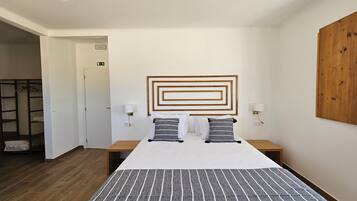 Deluxe Suite, Pool View | Free WiFi