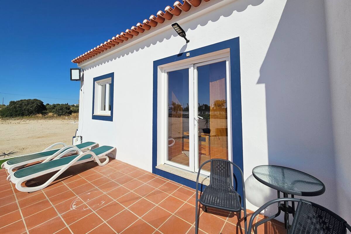 Deluxe Suite, Pool View | Free WiFi