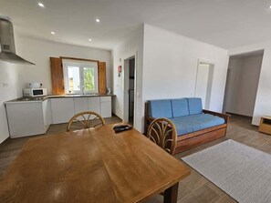 Apartment, 2 Bedrooms, Pool View