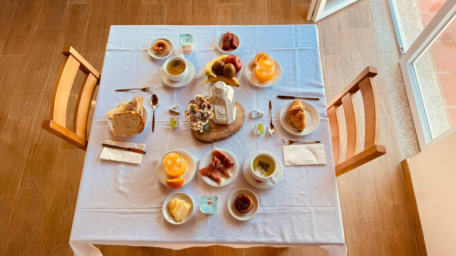 Free daily continental breakfast 