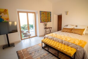 6 chambres, fer et planche à repasser, Wi-Fi, draps fournis